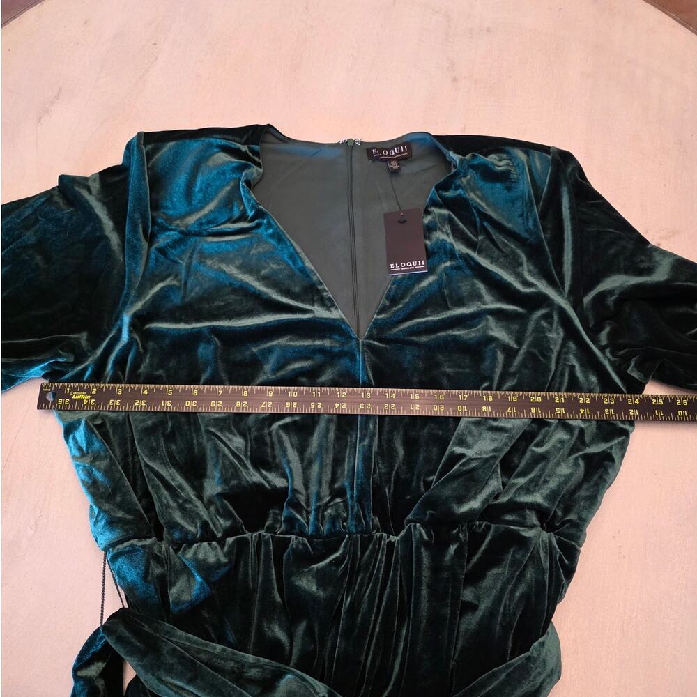 NWT Eloquii Tie Belt Wide Leg Velvet Jumpsuit Green SZ 24 Plus Size - Picture 6 of 7